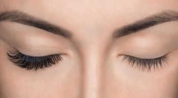 Exploring the mesmerizing transition of classic lashes before and after extensions